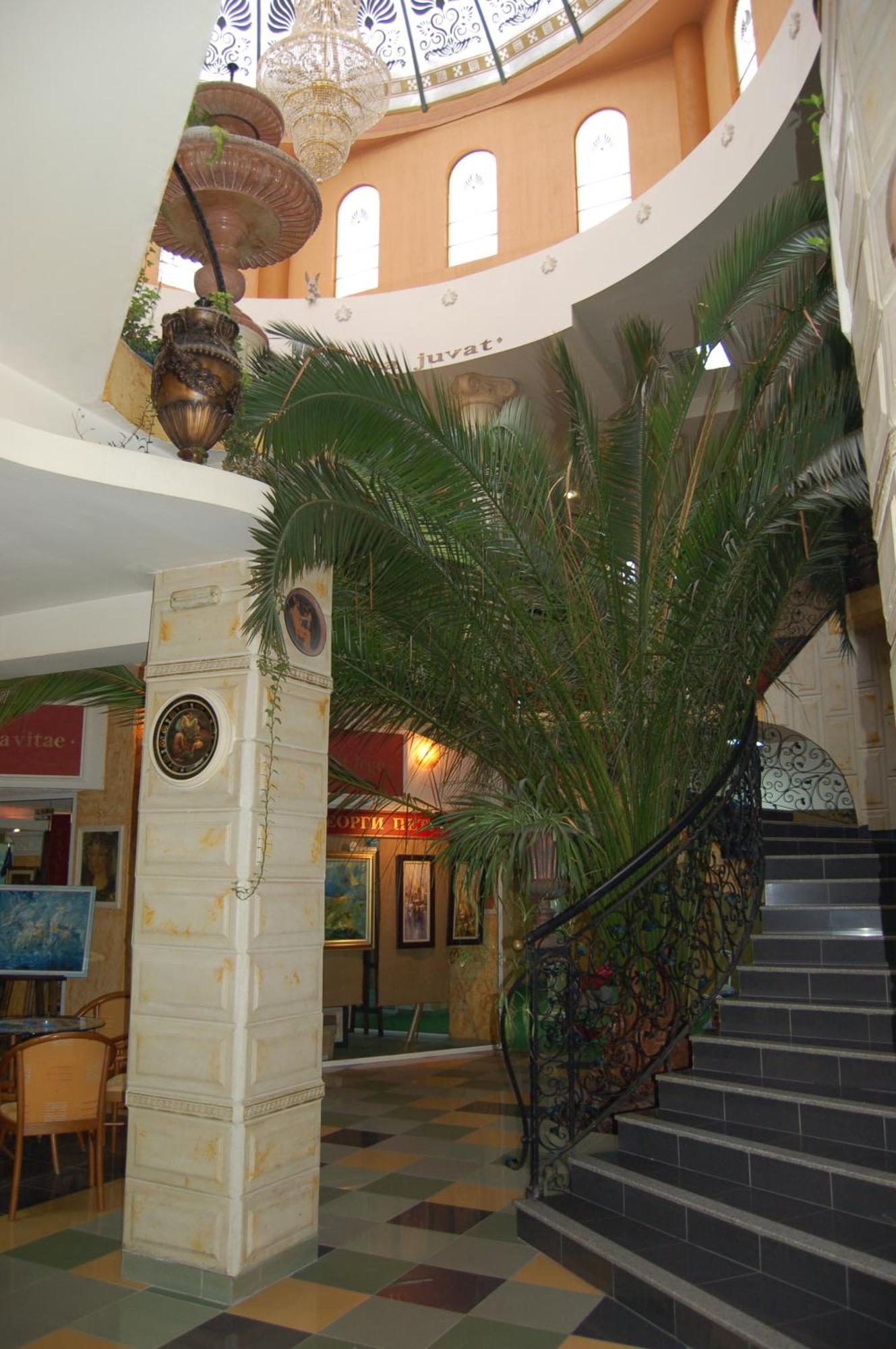 Hotel Dobrudja Dobrich Exterior photo